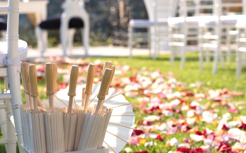 Using Parasols for Outdoor Wedding Venues: An Elegant Touch to Your Special Day