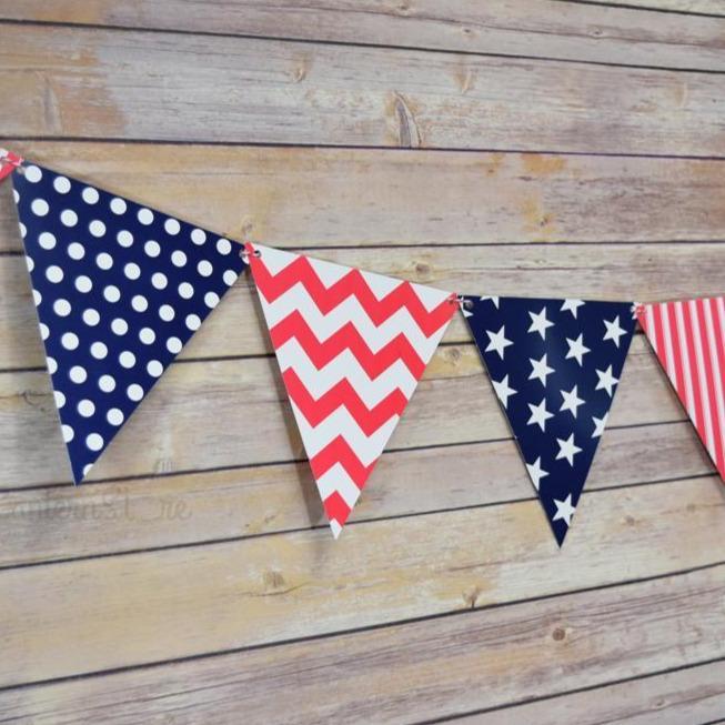 Quasimoon 4th of July Red, White and Blue Triangle Flag Pennant Banner (11ft) by PaperLanternStore